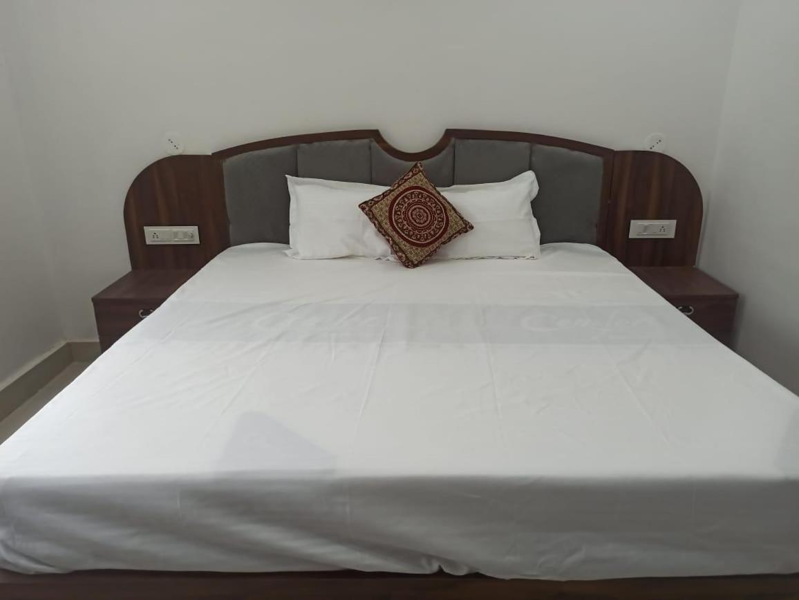 Abhiram Homestay Khajurāho Extérieur photo